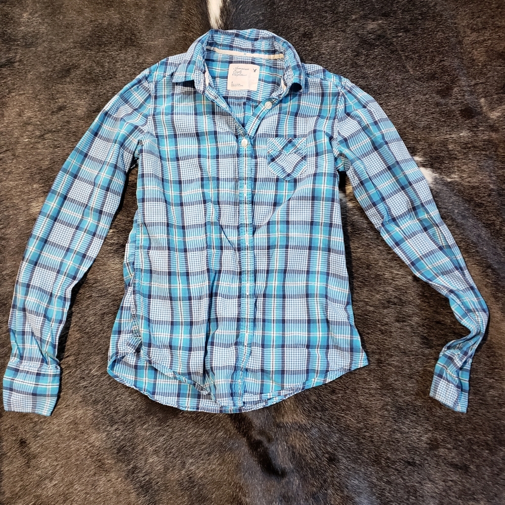 American Eagle button up plaid shirt